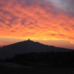 woodovis-park-camping-touring-devon-out-&-about-brentor-sunset