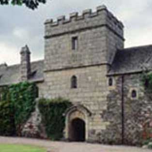 woodovis-park-camping-touring-devon-out-&-about-cotehele-house