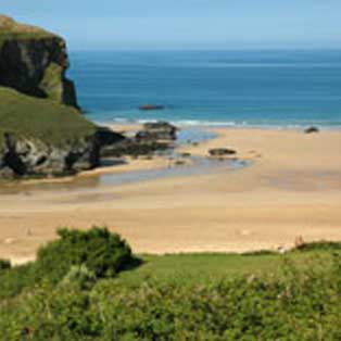 woodovis-park-camping-touring-devon-out-&-about-mawgan-porth