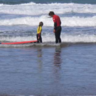 woodovis-park-camping-touring-devon-out-&-about-sandymouth-surf-school