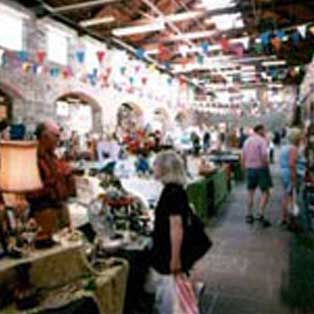 woodovis-park-camping-touring-devon-out-&-about-tavistock-pannier-market