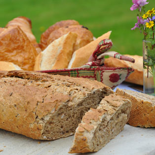 woodovis-park-camping-touring-devon-the-park-facilities-fresh-bread